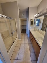 6201 E Lake Mead Blvd in Las Vegas, NV - Building Photo - Building Photo