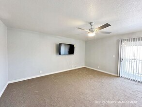 5080 Indian River Dr in Las Vegas, NV - Building Photo - Building Photo