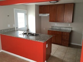644 W 3rd St, Unit 1L in Azusa, CA - Building Photo - Building Photo