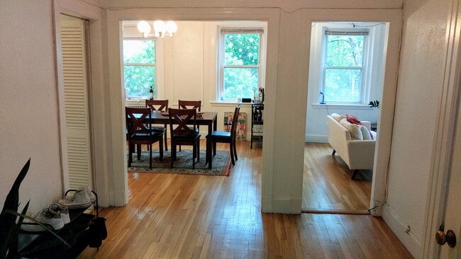 51 Manchester Rd, Unit 3 in Brookline, MA - Building Photo - Building Photo