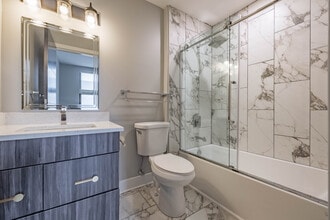 The Elks Lofts at The Fire Blocks District in Dayton, OH - Foto de edificio - Interior Photo