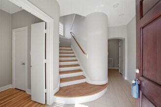 3736 Main Plaza Dr in Houston, TX - Building Photo - Building Photo