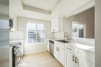 4052 Twin Peaks Terrace in Fremont, CA - Foto de edificio - Building Photo