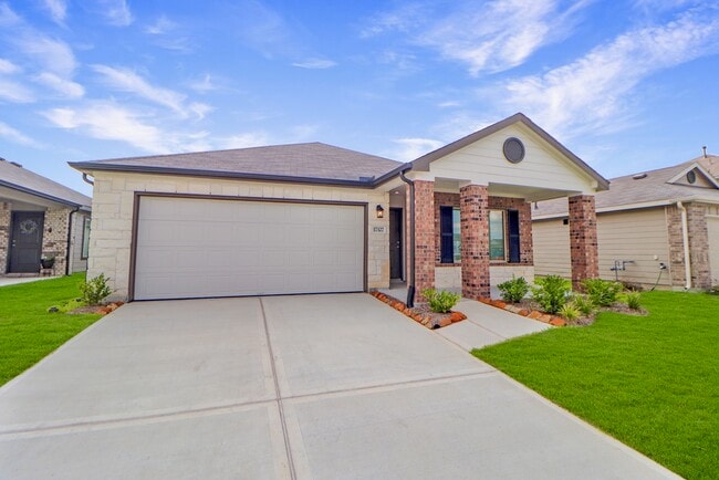 17327 Ridge Dr in Barrett, TX - Building Photo - Building Photo