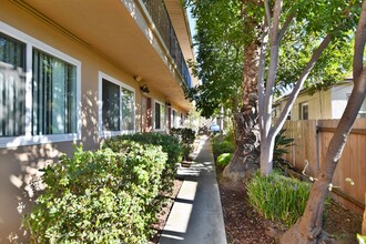 Parkhouse Apartments in San Diego, CA - Foto de edificio - Building Photo