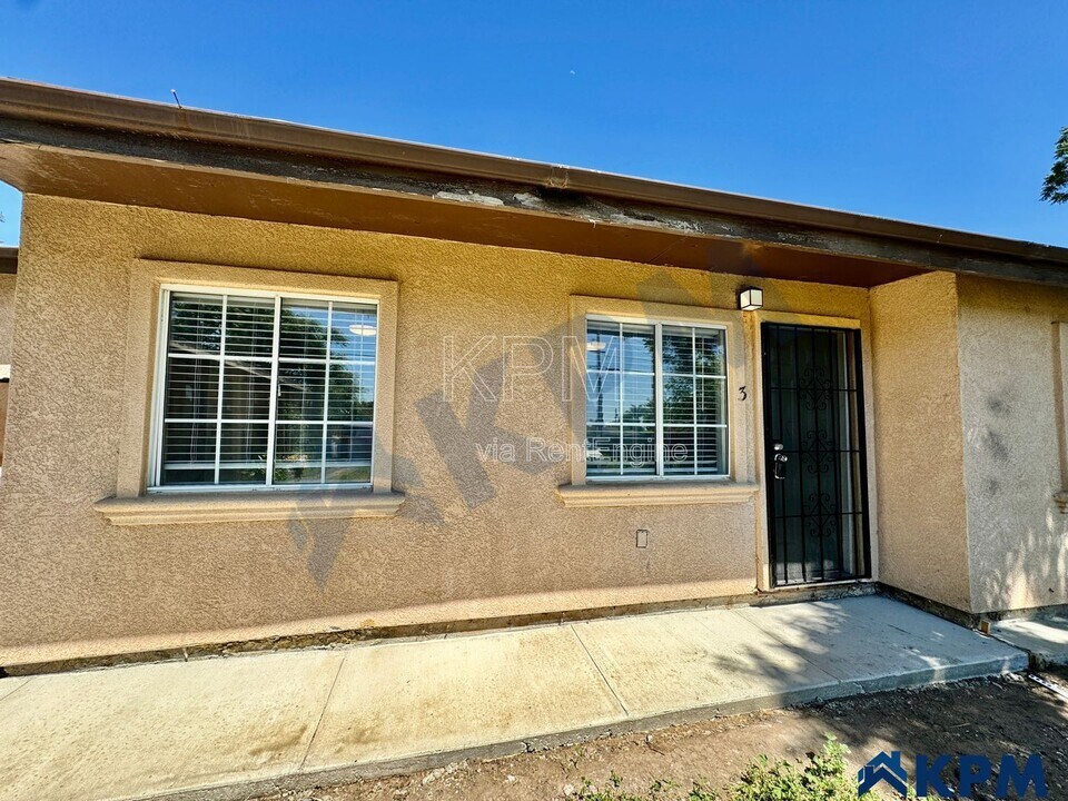 316 S Gertrude Ave in Stockton, CA - Building Photo