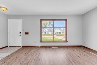 5607 Allanwood Dr in Cleveland, OH - Building Photo - Building Photo