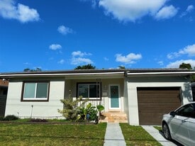820 NW 31st Ave in Miami, FL - Building Photo