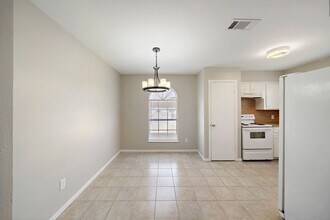 521 29th Ave N in Texas City, TX - Building Photo - Building Photo