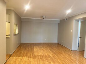 4635 Wild Indigo St in Houston, TX - Building Photo