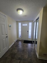 601 Foxlight Cir in Ottawa, ON - Building Photo - Building Photo