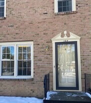 169 Williamsburg Ct in Albany, NY - Building Photo