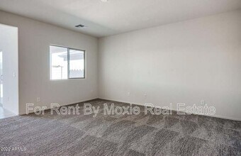 18354 N Buckhorn Trail in Maricopa, AZ - Foto de edificio - Building Photo