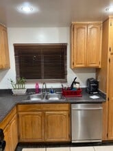 10331 Lindley Ave in Los Angeles, CA - Building Photo - Building Photo