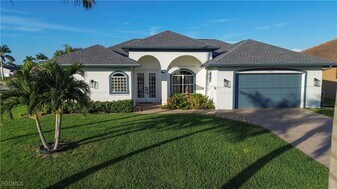 2549 SW 38th St in Cape Coral, FL - Building Photo