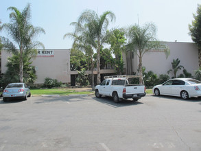 The Broadway Apartments in Whittier, CA - Building Photo - Building Photo