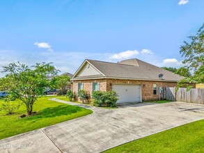 15885 Walker Farm Lane in Gulfport, MS - Building Photo - Building Photo