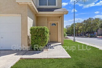 7802 Kingsbury Way in San Antonio, TX - Building Photo - Building Photo
