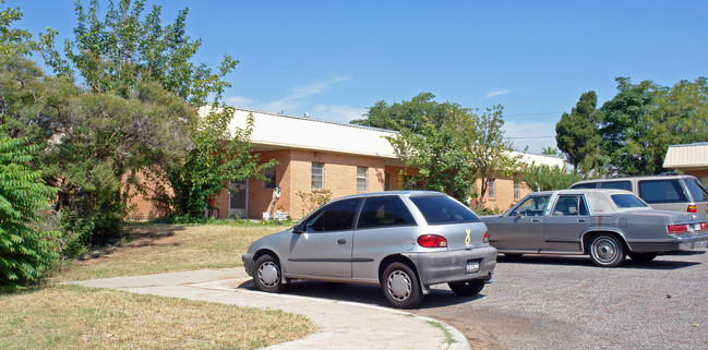 Chelsea Towers Apartments in El Paso, TX - Building Photo - Building Photo