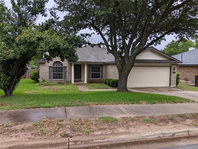 property at 1406 Royce Ln