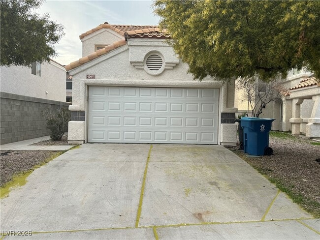 property at 4045 N Elkridge Dr