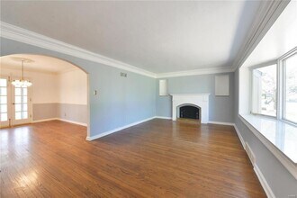 4 Girard Dr in Webster Groves, MO - Building Photo - Building Photo