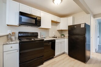 Monroe Terrace Apartments in Monroe, OH - Building Photo - Interior Photo