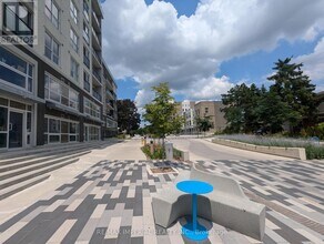 275-B275 Larch St in Waterloo, ON - Building Photo - Building Photo
