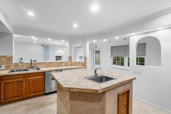 4323 Redding Rd