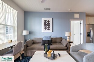 100 Wilton Cir, Unit 50-203 in Palm Coast, FL - Building Photo