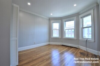 27 Ransom Rd in Boston, MA - Foto de edificio - Building Photo