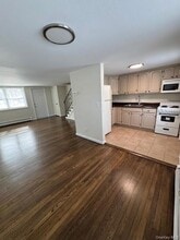 1 Gilbert Ave in Smithtown, NY - Building Photo - Building Photo