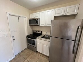 1265 NE 136th Terrace in North Miami, FL - Building Photo - Building Photo