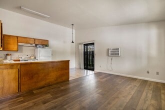 Eastwood Court Apartments in Chico, CA - Building Photo - Interior Photo