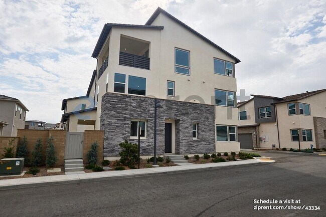 612 Grizzly in Irvine, CA - Building Photo - Building Photo