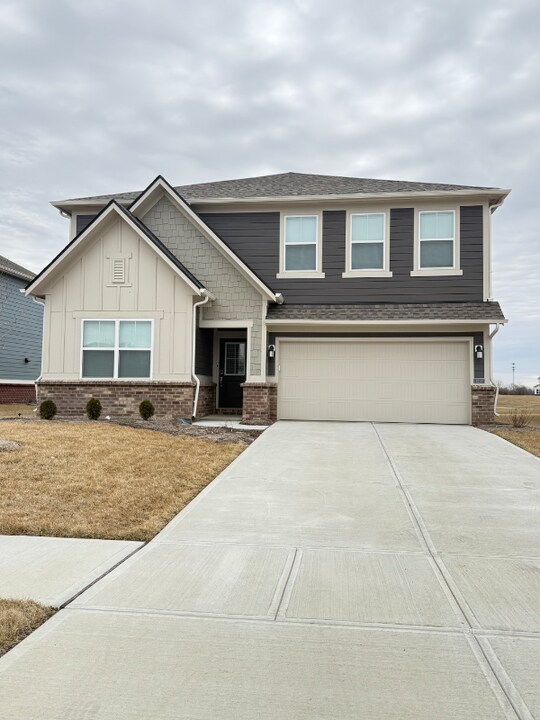 2791 Linwood Ave in Greenwood, IN - Building Photo