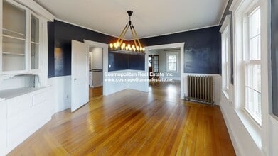 104 Emerald St, Unit 1 in Medford, MA - Building Photo - Building Photo