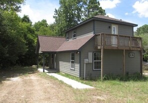 1404 Ave B in Huntsville, TX - Building Photo