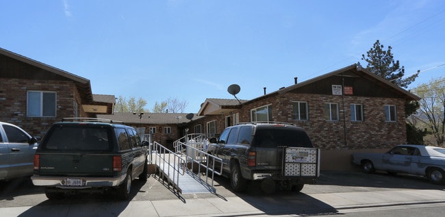 124 Malone Ln in Reno, NV - Foto de edificio - Building Photo