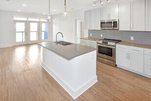 101 S Tryon St in Charlotte, NC - Building Photo