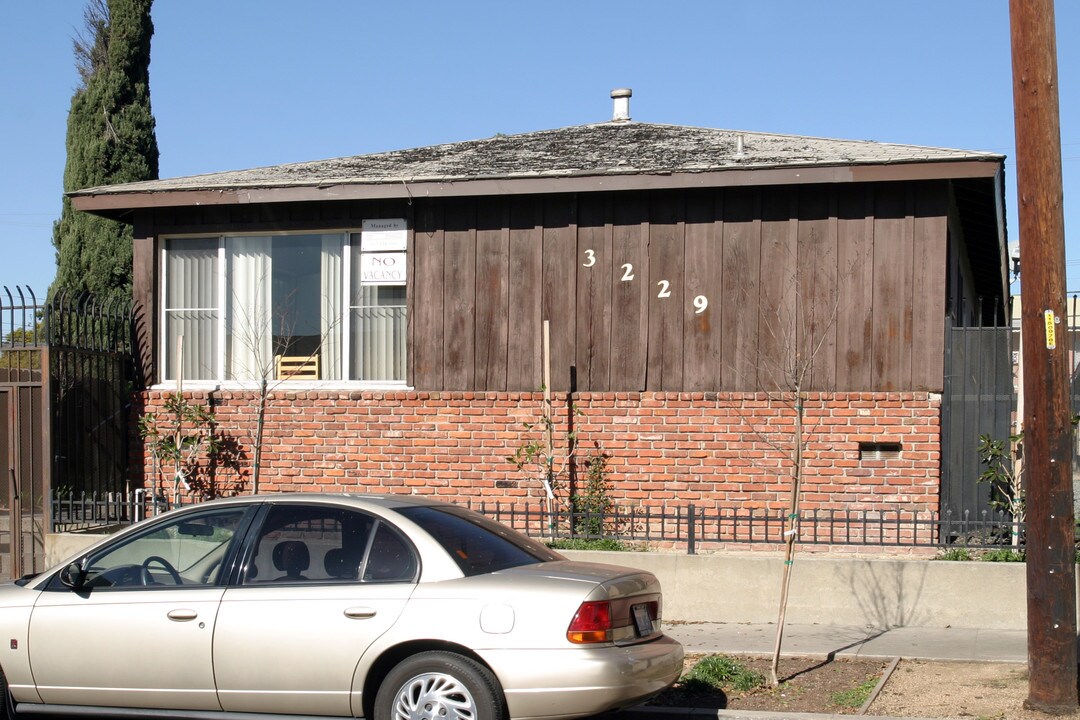 3229 E Wilton St in Long Beach, CA - Building Photo