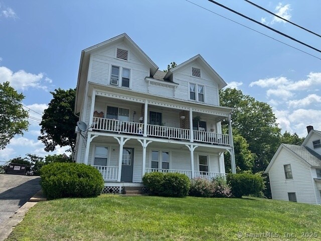 5 Benton St in Stafford, CT - Foto de edificio