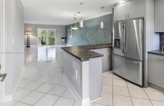 1785 N Andrews Square in Fort Lauderdale, FL - Building Photo - Building Photo