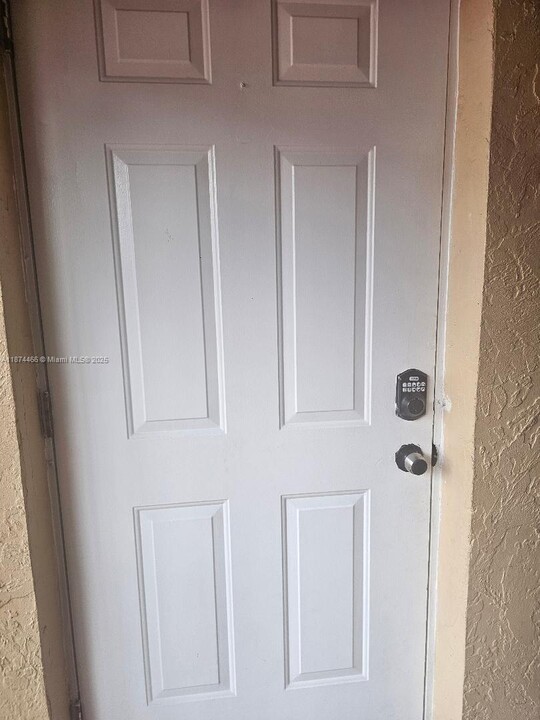 6538 W 2nd Ct, Unit #5-B in Hialeah, FL - Foto de edificio