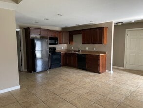 109 W England Ave in Marmaduke, AR - Building Photo - Building Photo