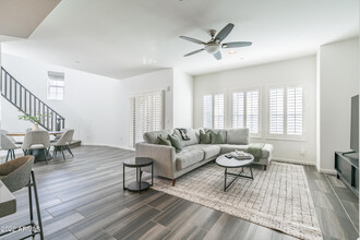 3935 E Rough Rider Rd in Phoenix, AZ - Building Photo - Building Photo