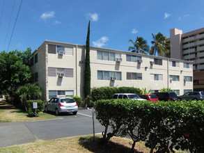 Tiare Apartments in Honolulu, HI - Building Photo - Building Photo