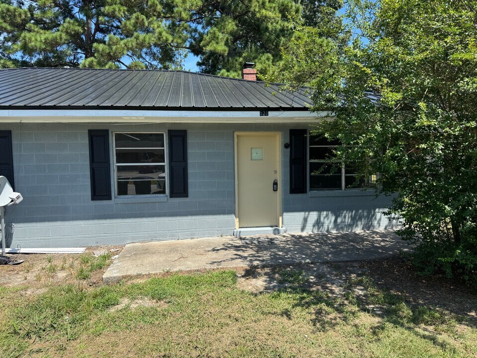 521-523 Magnolia Dr in Rocky Mount, NC - Building Photo