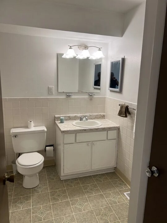 10065 Puttington Dr in St. Louis, MO - Building Photo