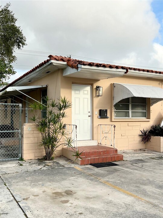 155 SW 71st Ave in Miami, FL - Building Photo